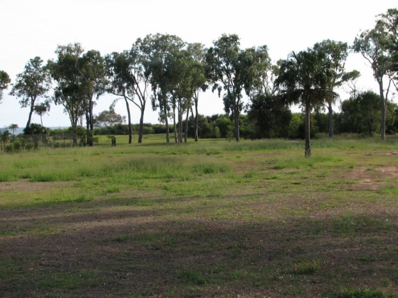 Moore Park Beach QLD 4670