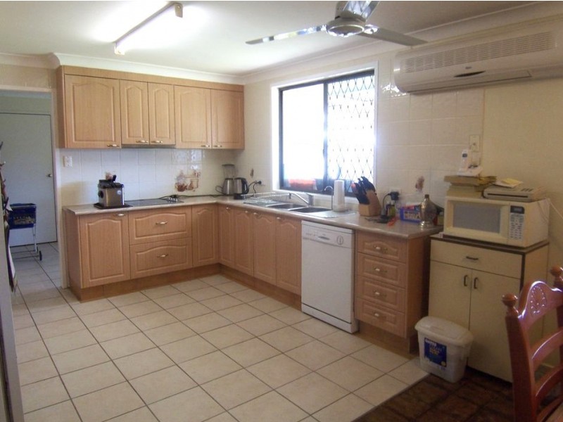 Avenell Heights QLD 4670