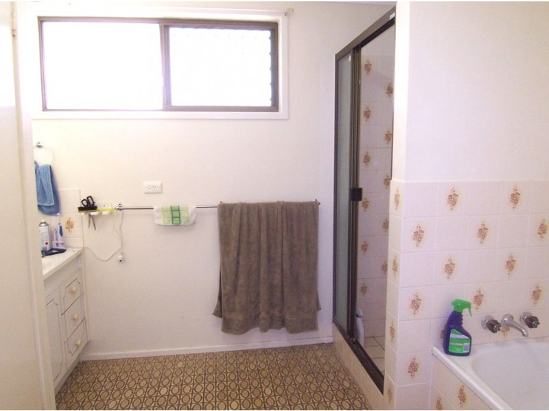 Avenell Heights QLD 4670
