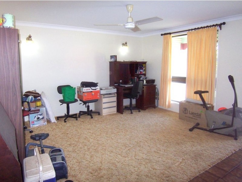 Avenell Heights QLD 4670