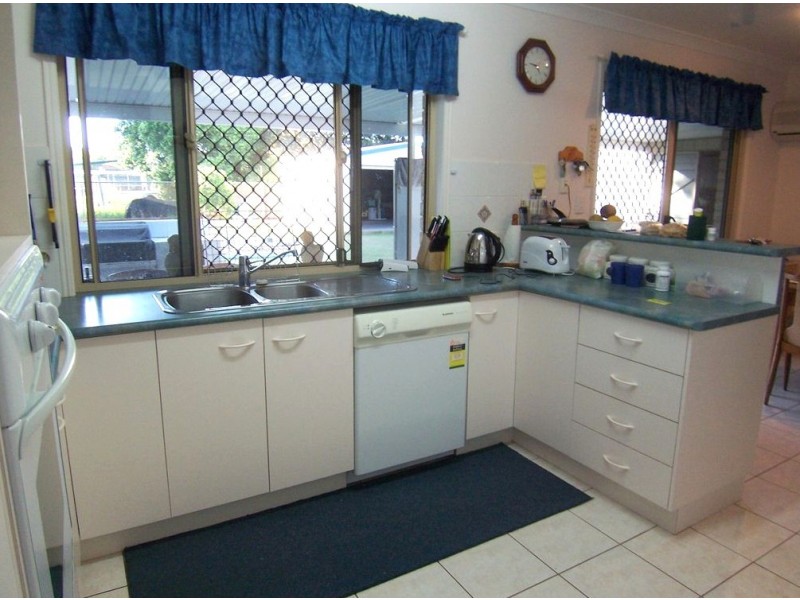 Avenell Heights QLD 4670