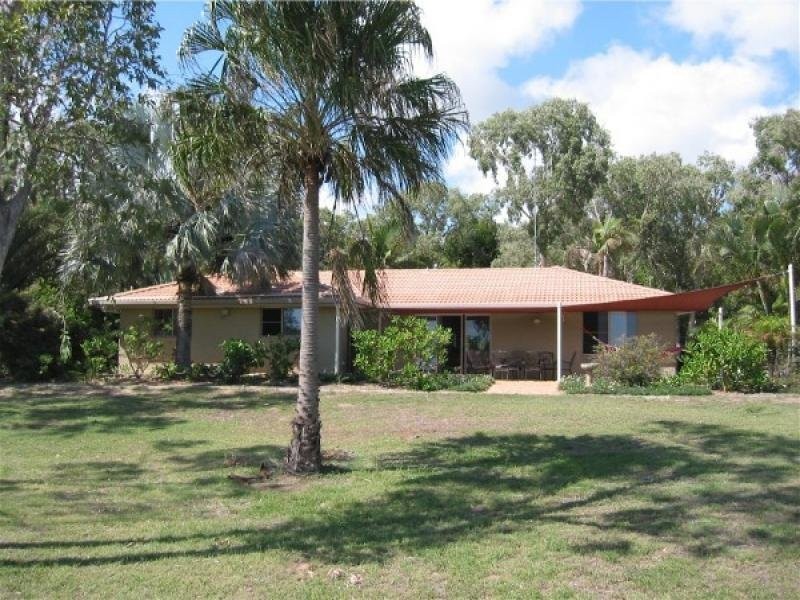 Moore Park Beach QLD 4670