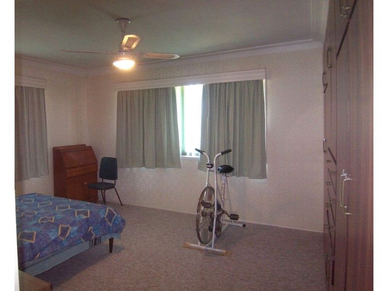 Avenell Heights QLD 4670