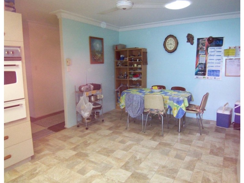 Avenell Heights QLD 4670