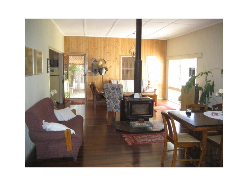 Coalstoun Lakes QLD 4621