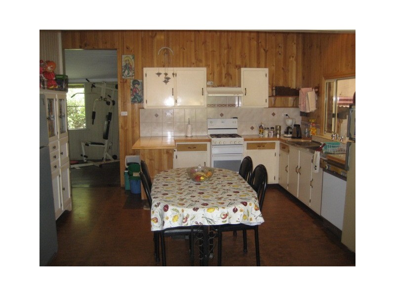 Coalstoun Lakes QLD 4621