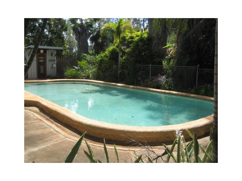 Coalstoun Lakes QLD 4621