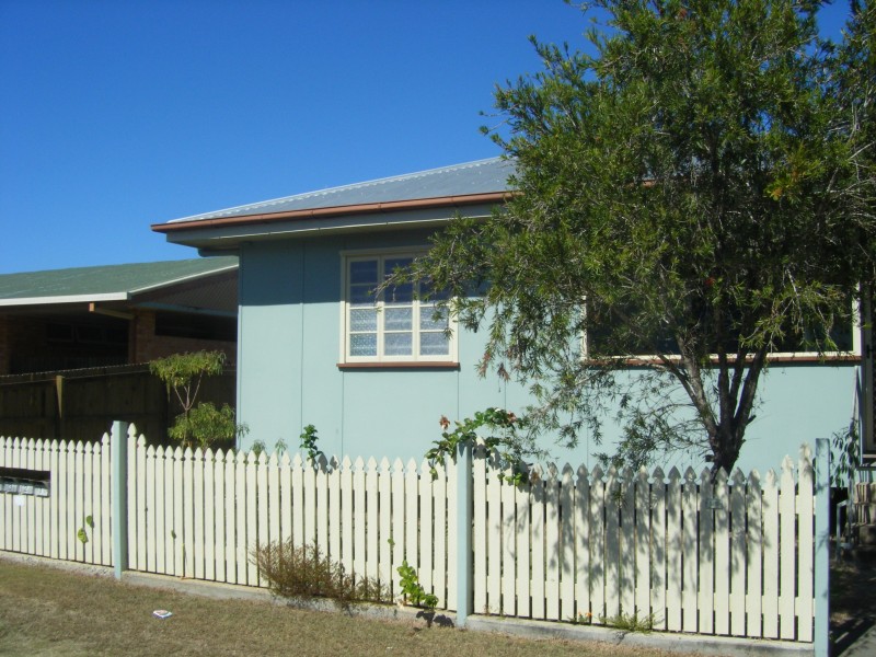 2/53 Svensson Street, Svensson Heights QLD 4670