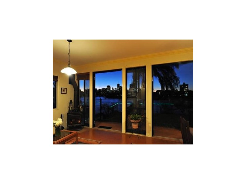 East Brisbane QLD 4169