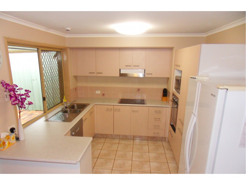 3 Kingfisher Street, Albany Creek QLD 4035