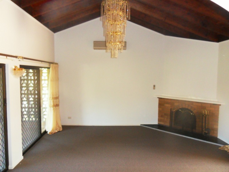 4 Claret Street, Carseldine QLD 4034