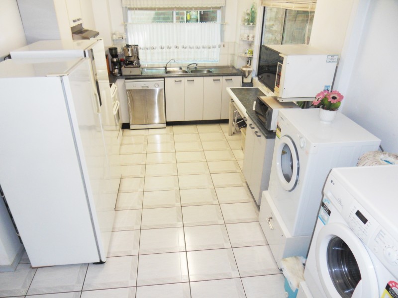 15 Danaus Court, Eatons Hill QLD 4037