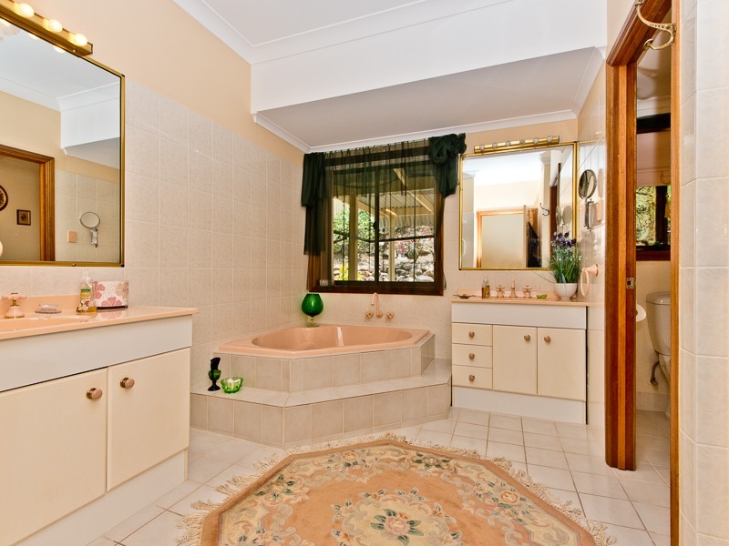 Eatons Hill QLD 4037