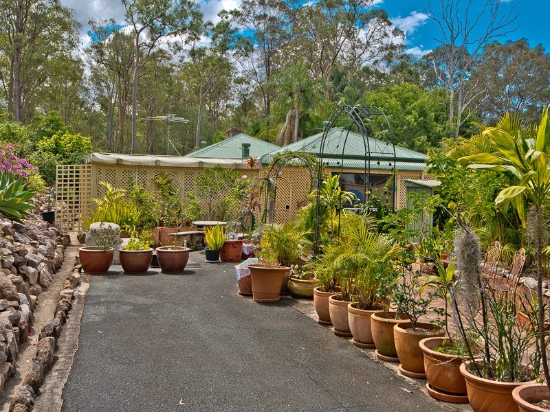 Eatons Hill QLD 4037