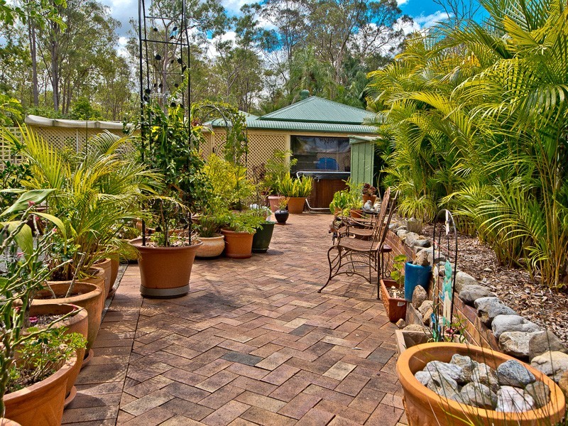 Eatons Hill QLD 4037