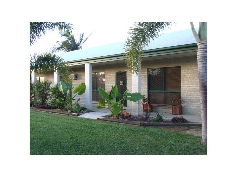2a Hillcrest Place, Ayr QLD 4807