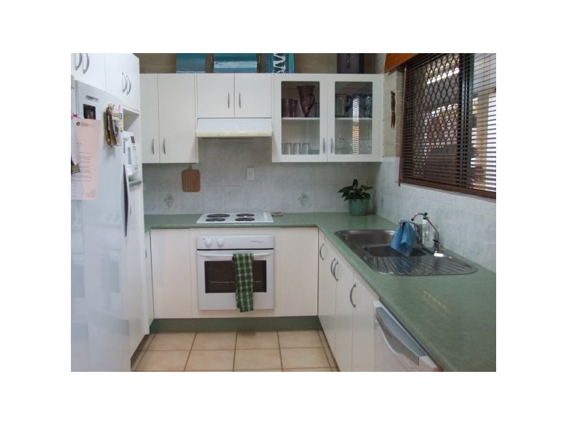 2a Hillcrest Place, Ayr QLD 4807