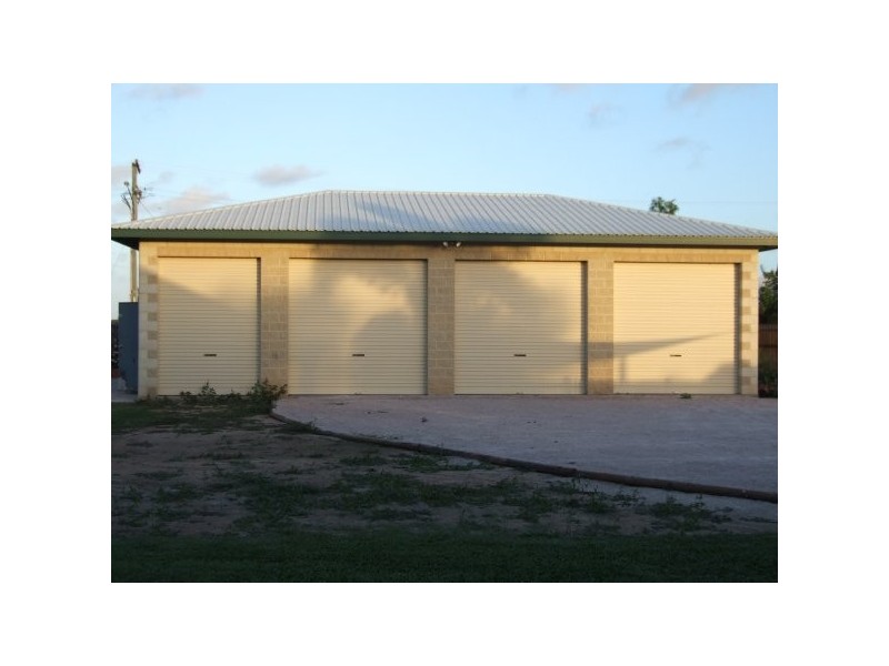 2a Hillcrest Place, Ayr QLD 4807