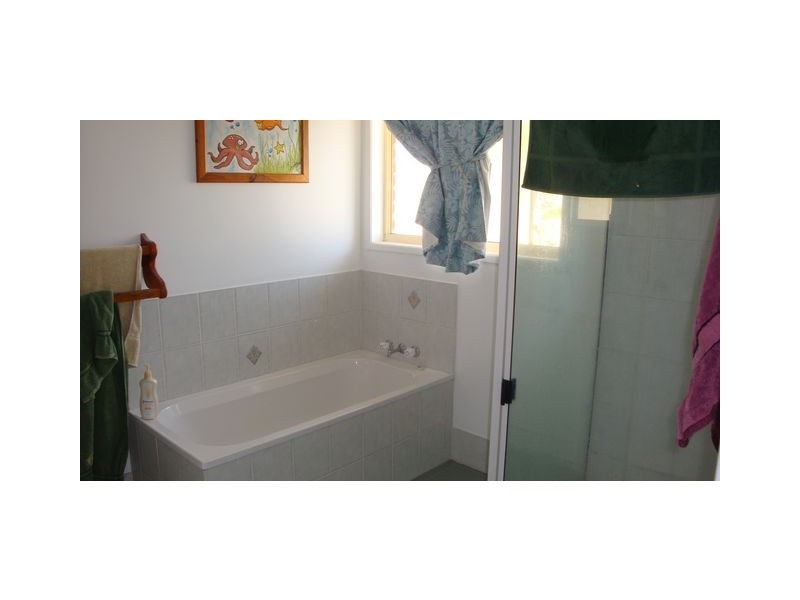 Avenell Heights QLD 4670