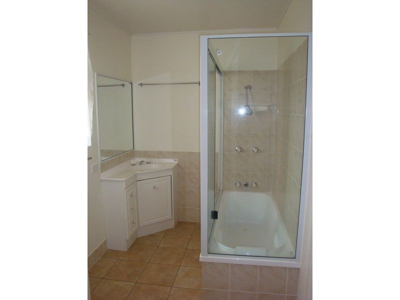 Avenell Heights QLD 4670