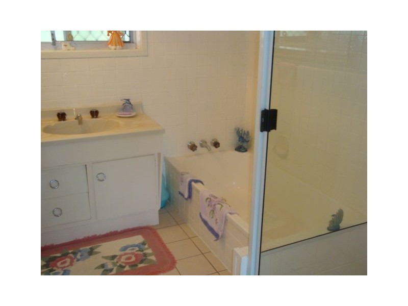 Avenell Heights QLD 4670