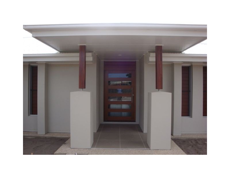 Avenell Heights QLD 4670