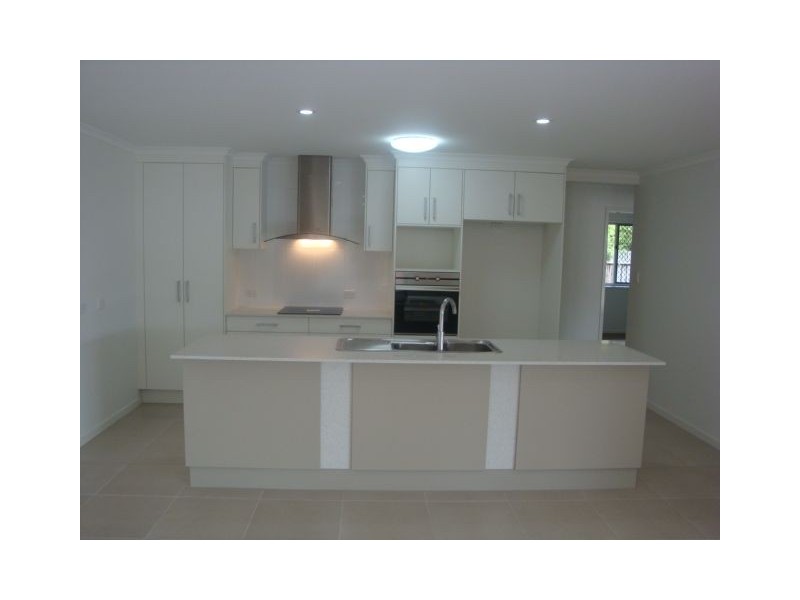 Avenell Heights QLD 4670