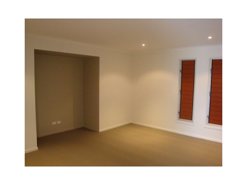 Avenell Heights QLD 4670