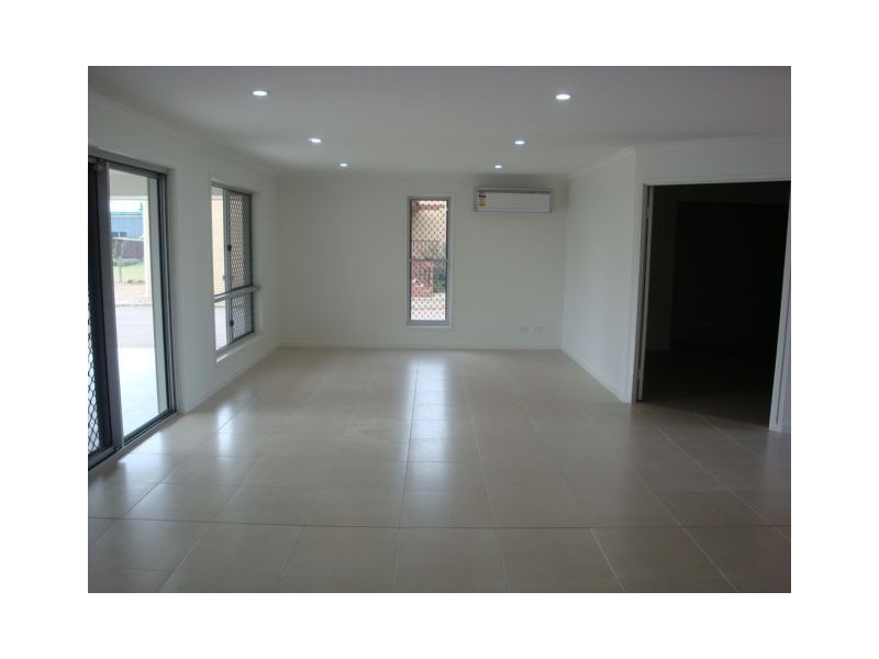 Avenell Heights QLD 4670