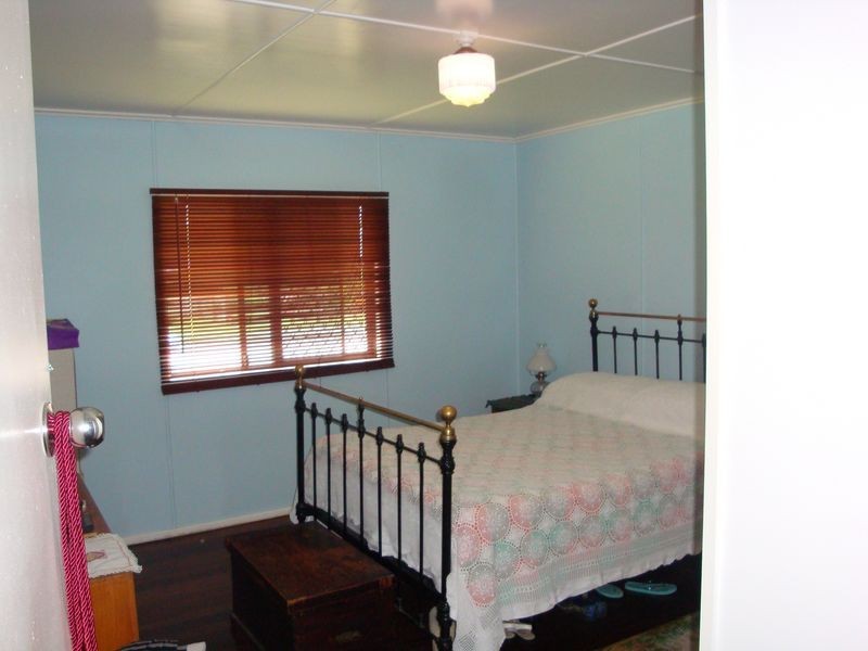 Avenell Heights QLD 4670