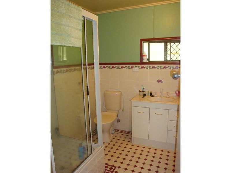 Avenell Heights QLD 4670