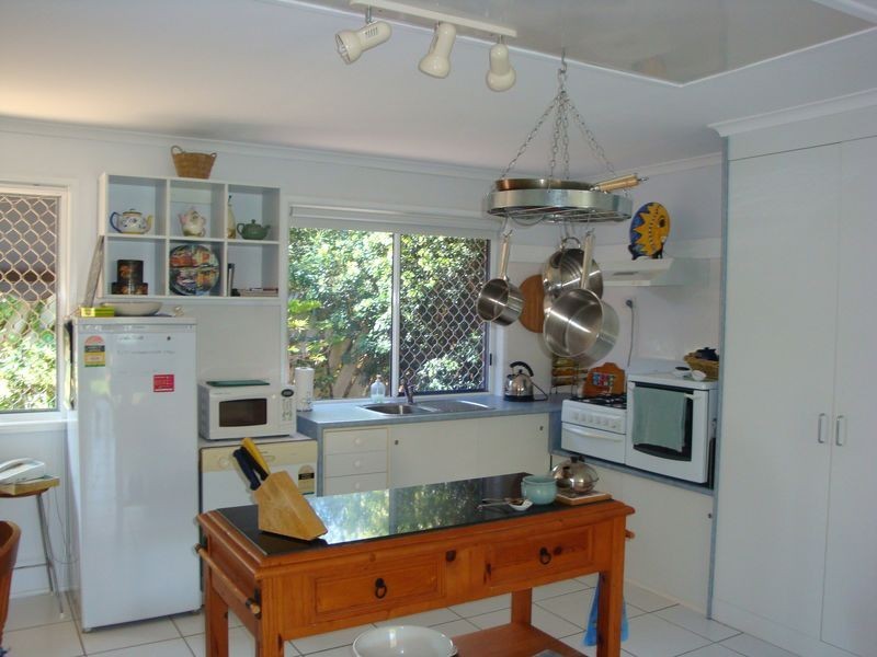 Avenell Heights QLD 4670