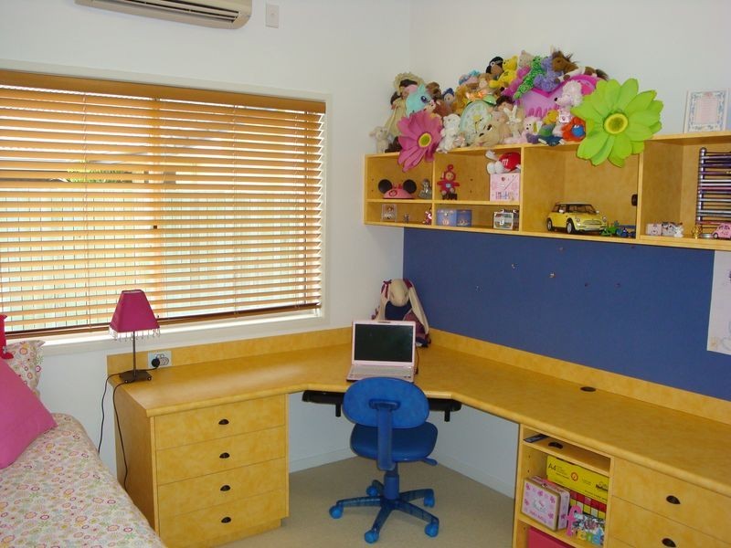 Avenell Heights QLD 4670