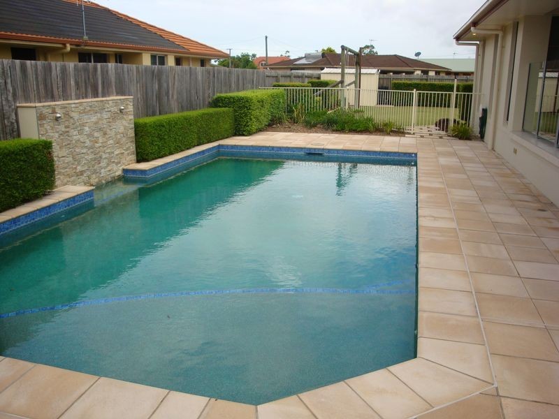 Avenell Heights QLD 4670