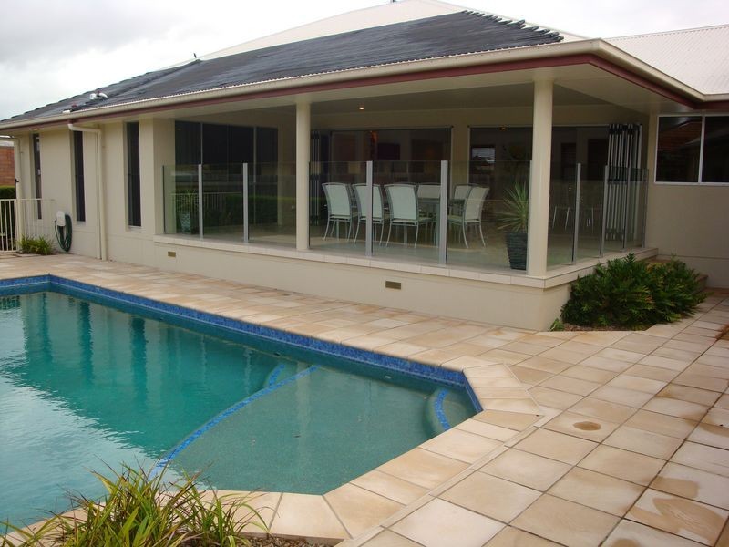Avenell Heights QLD 4670