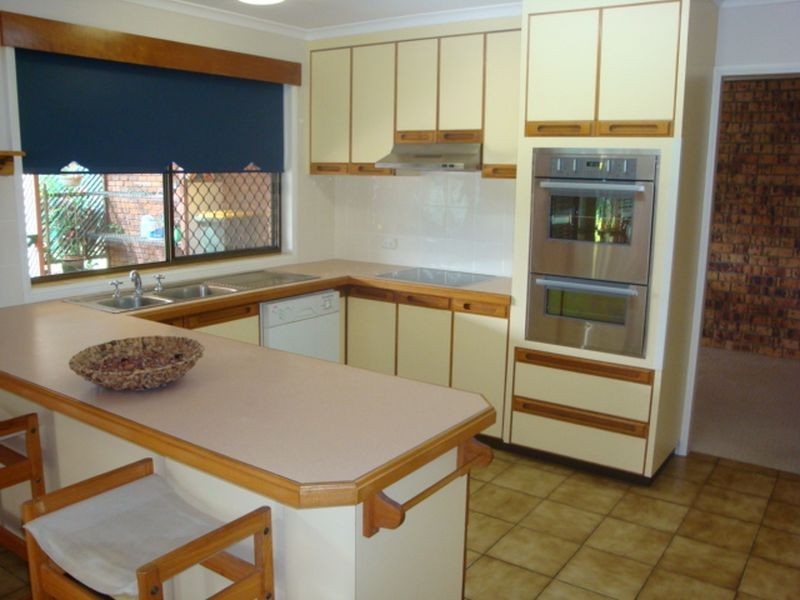 Avenell Heights QLD 4670