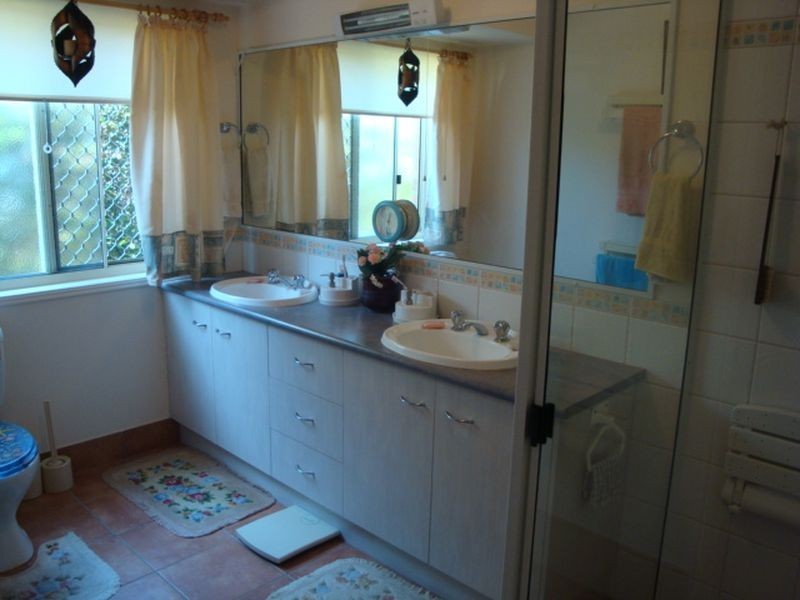 Avenell Heights QLD 4670
