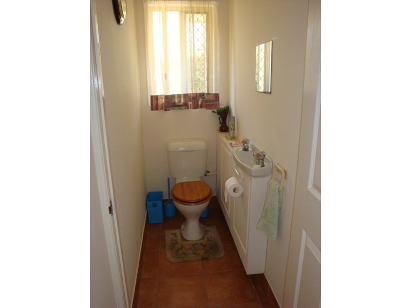 Avenell Heights QLD 4670