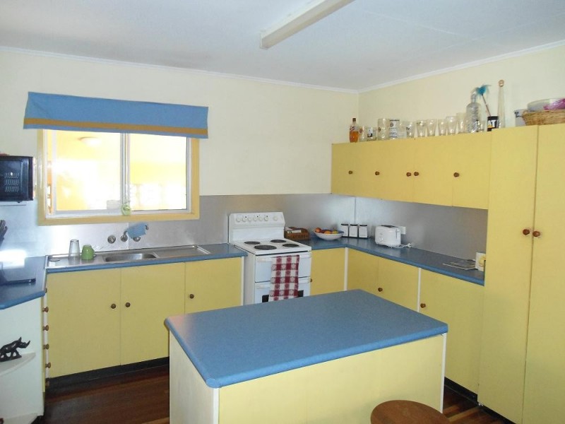 Avenell Heights QLD 4670