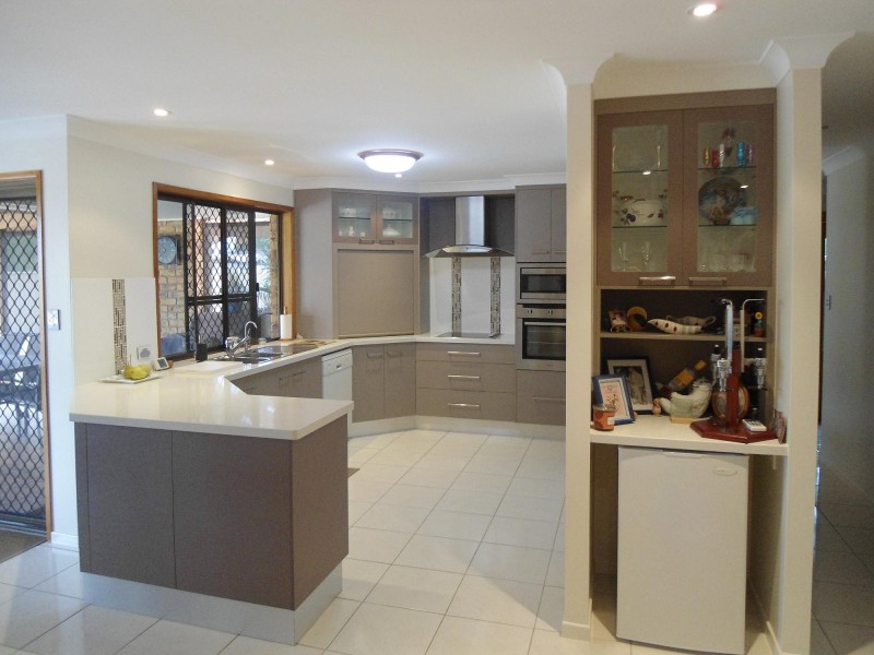 Avenell Heights QLD 4670