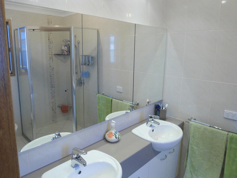 Avenell Heights QLD 4670