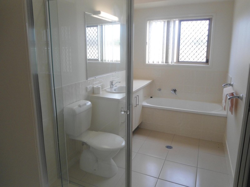 Avenell Heights QLD 4670