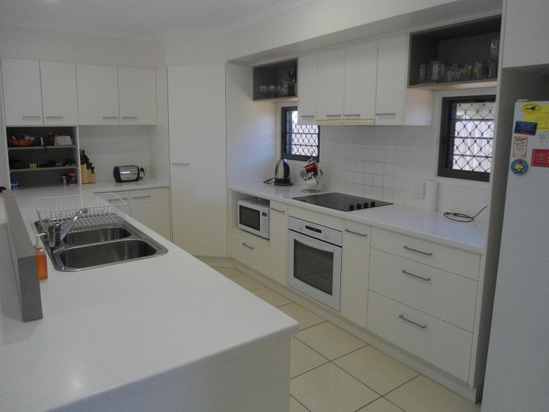 Avenell Heights QLD 4670