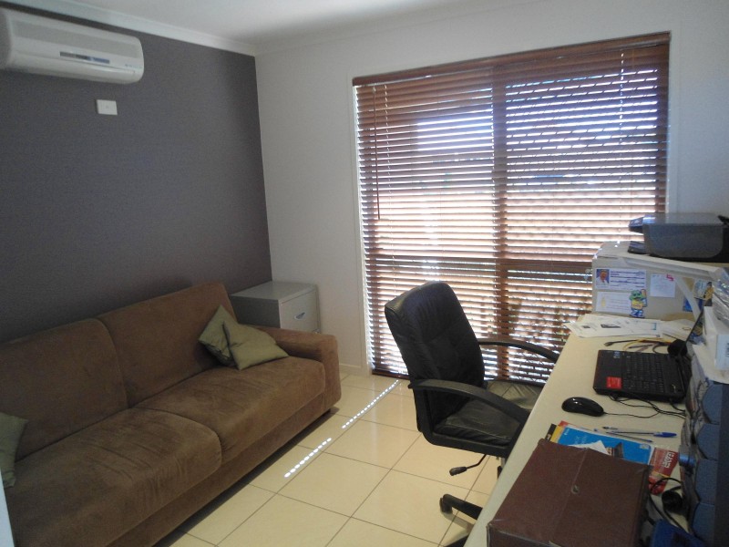 Avenell Heights QLD 4670