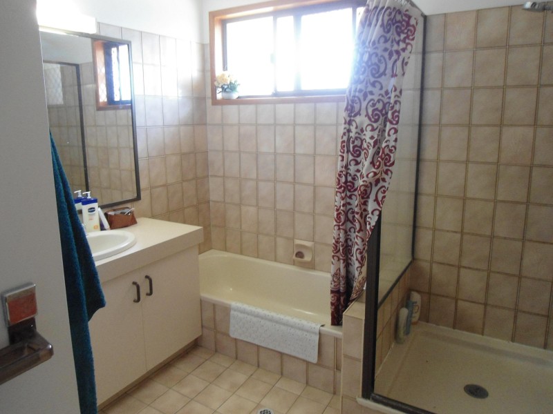 Avenell Heights QLD 4670