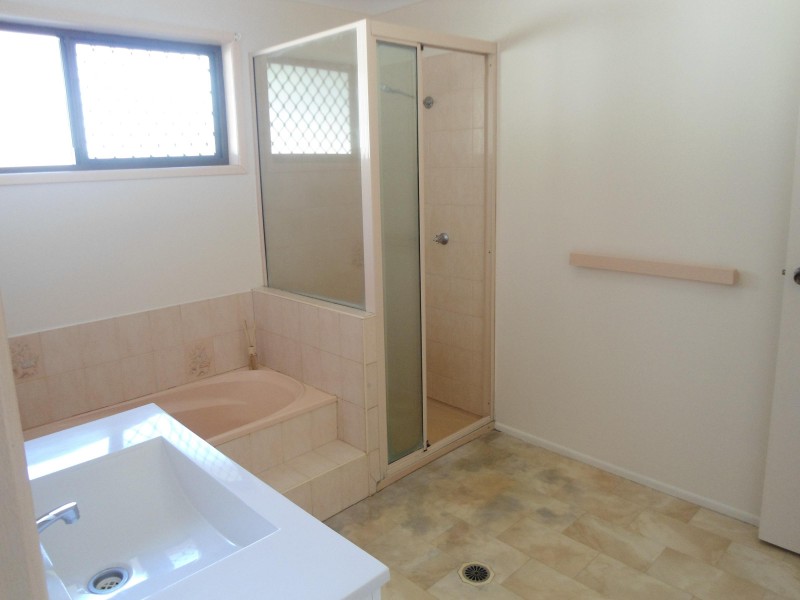 Avenell Heights QLD 4670