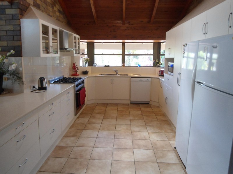 Avenell Heights QLD 4670