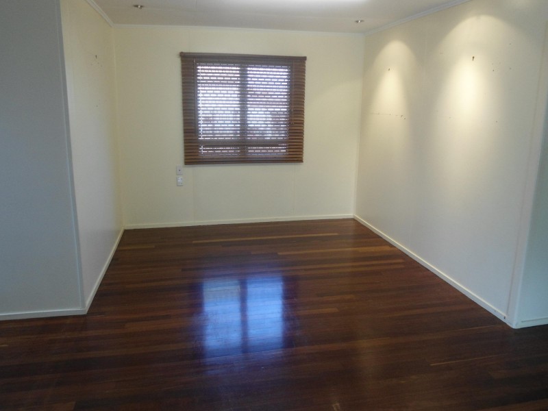 Avenell Heights QLD 4670