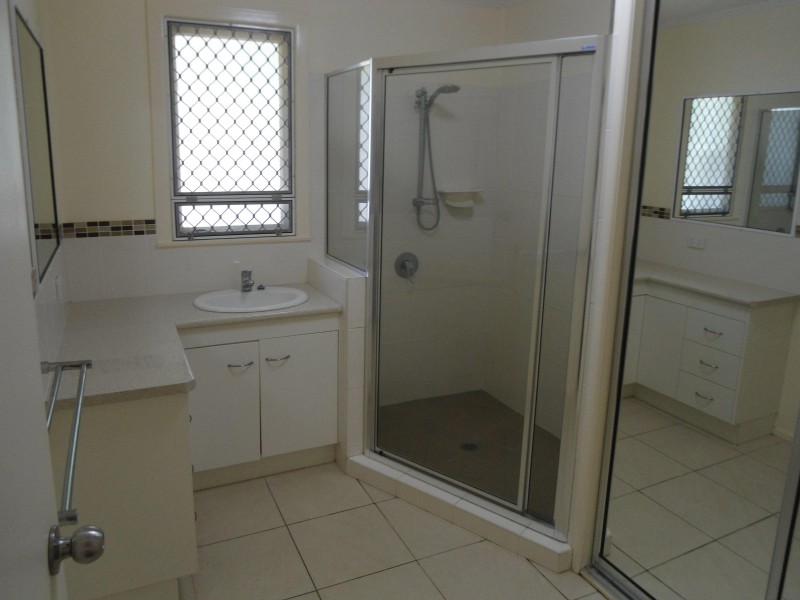Avenell Heights QLD 4670