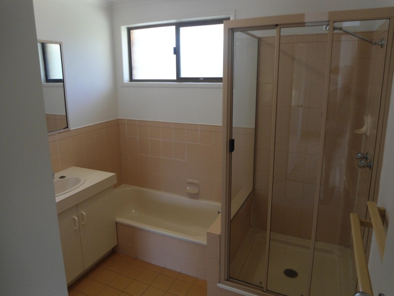 Avenell Heights QLD 4670